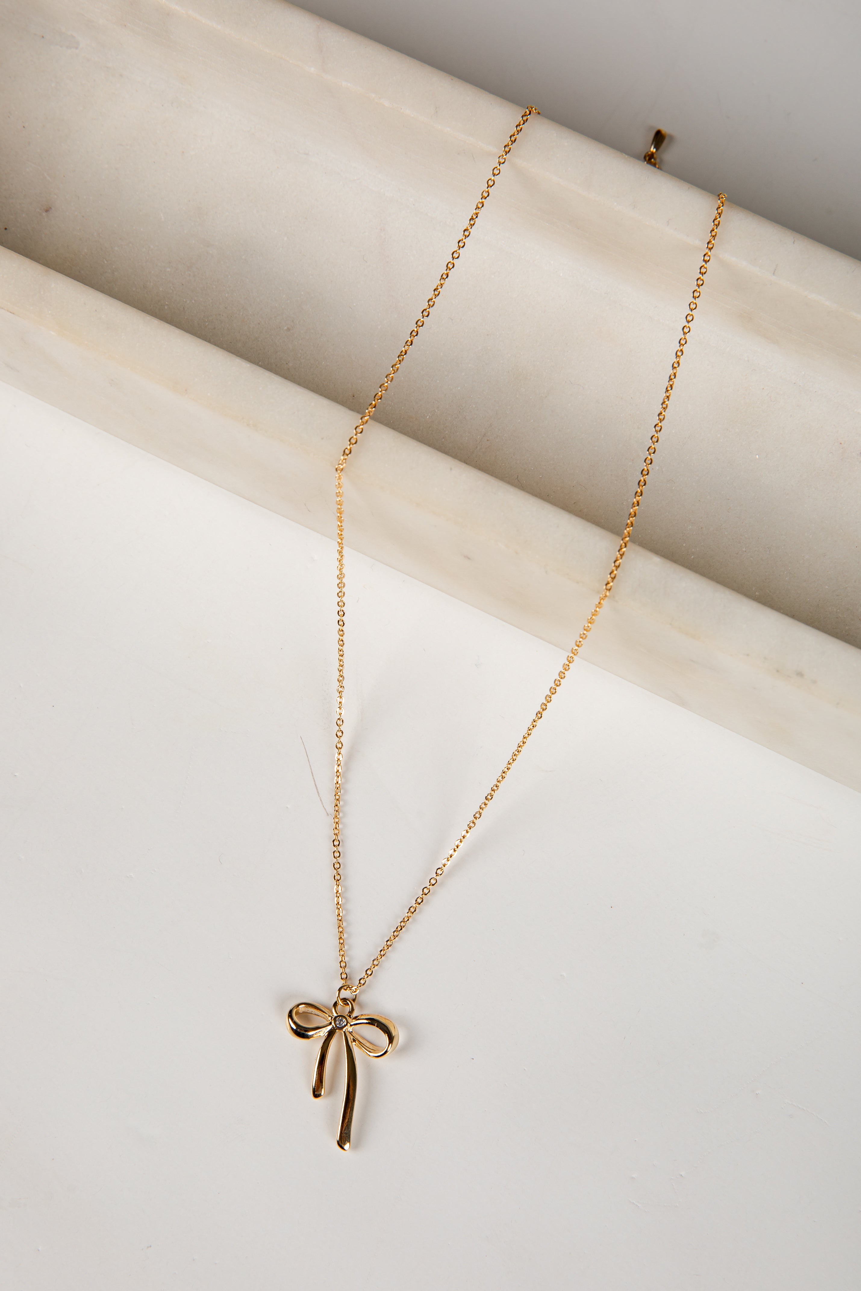 bow necklace