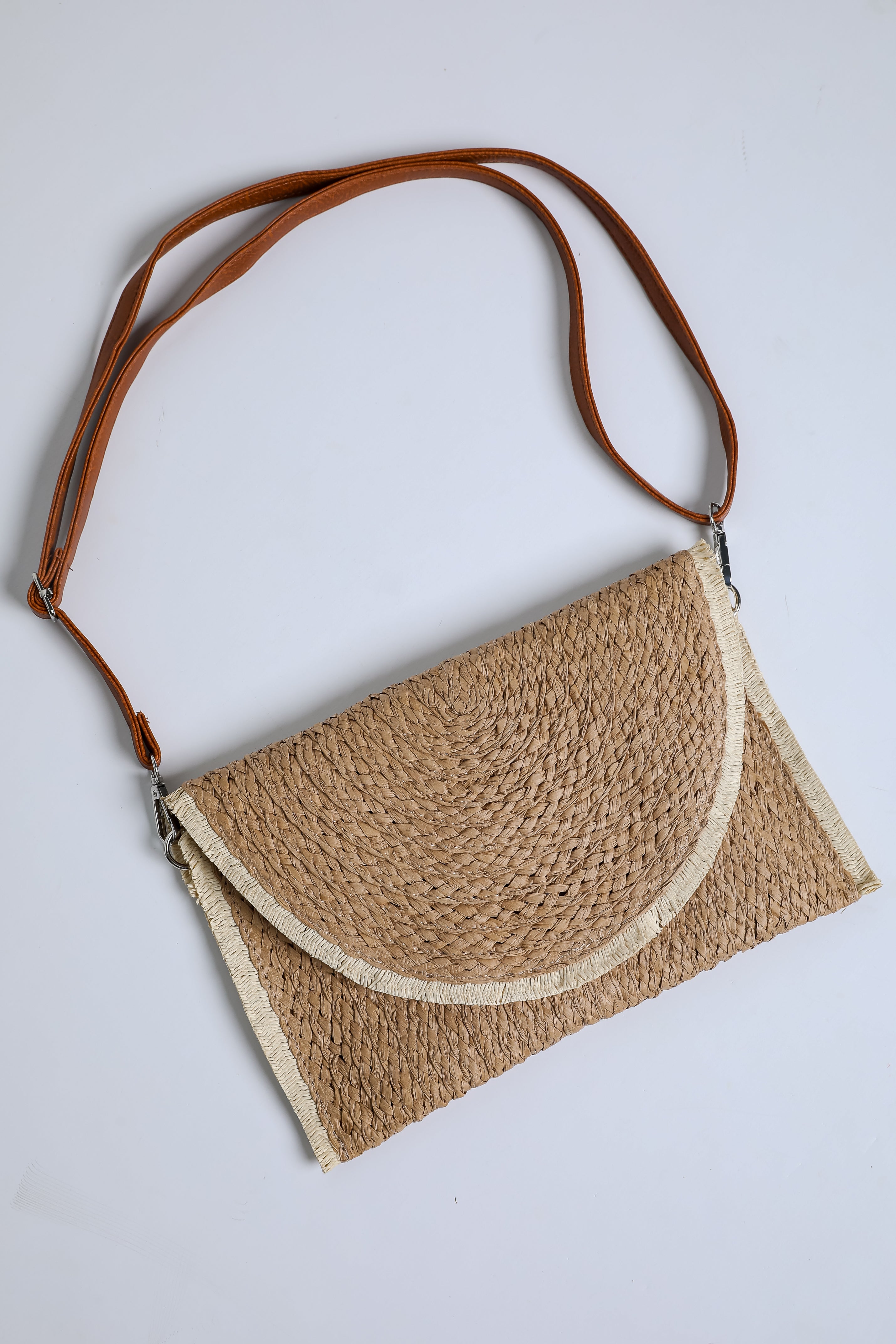 Weekend Trip Natural Straw Clutch