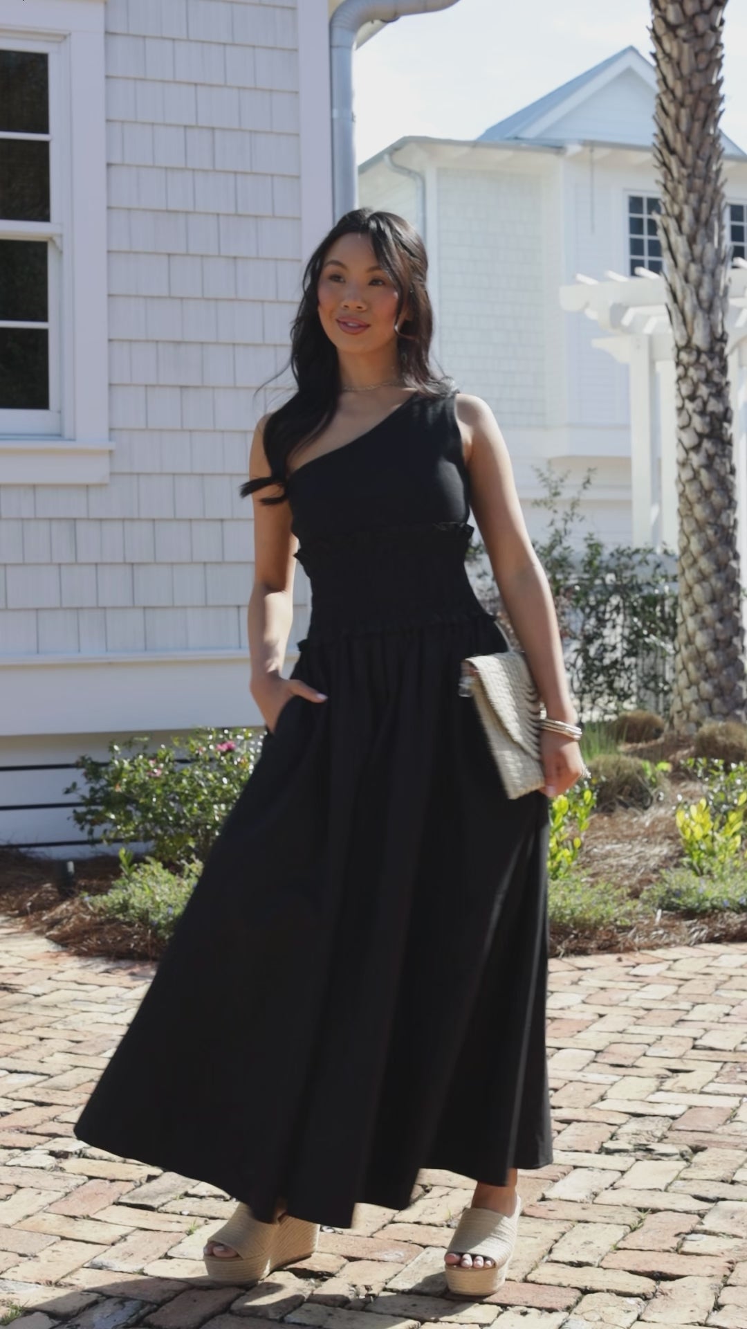 Effortless Glow Black Maxi Dress
