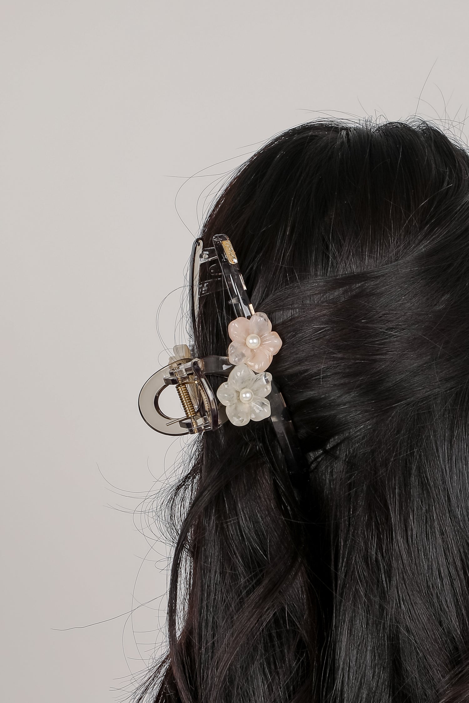 Shining Sweetheart Black Floral Claw Hair Clip
