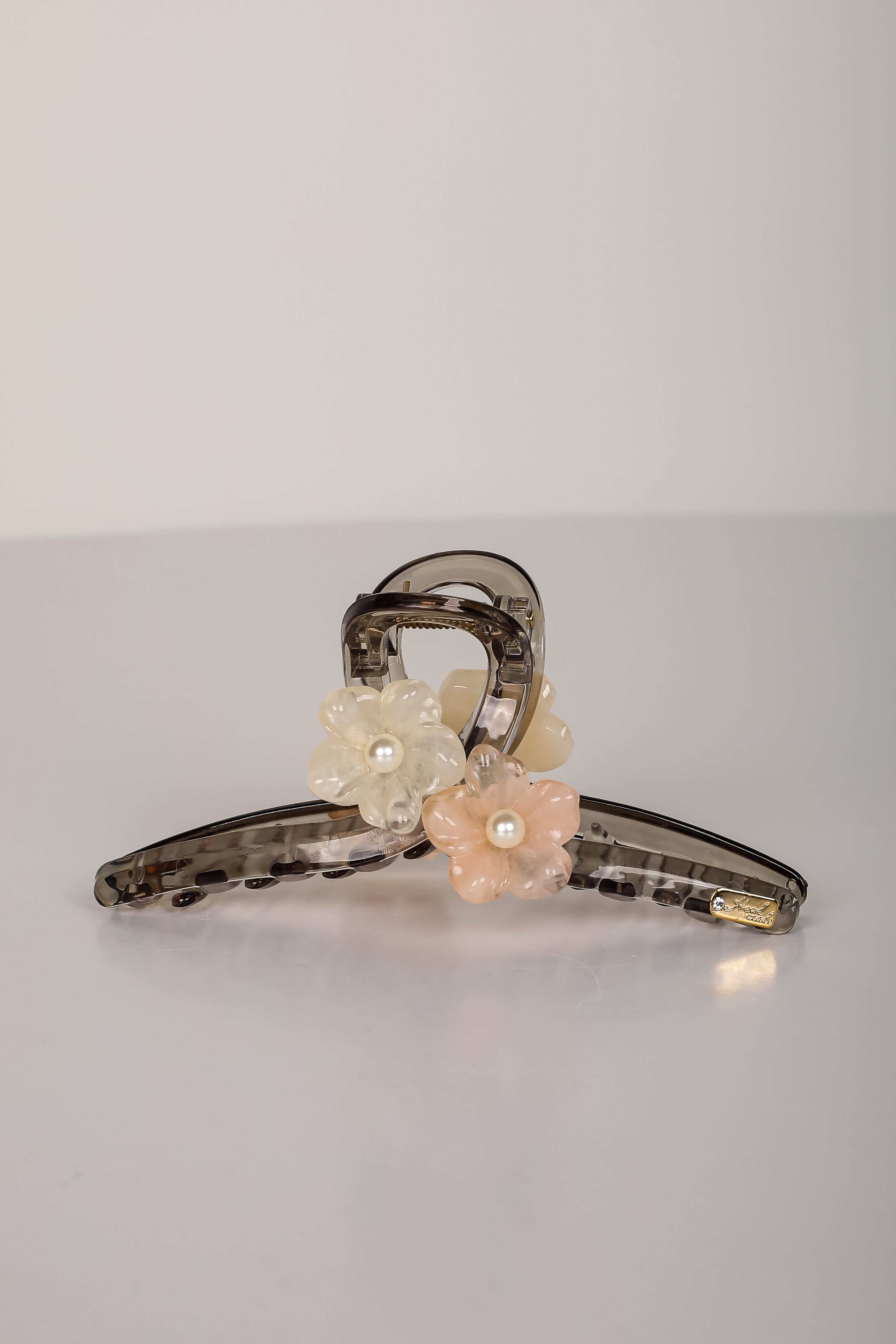 Shining Sweetheart Black Floral Claw Hair Clip