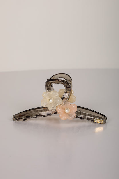 Shining Sweetheart Black Floral Claw Hair Clip