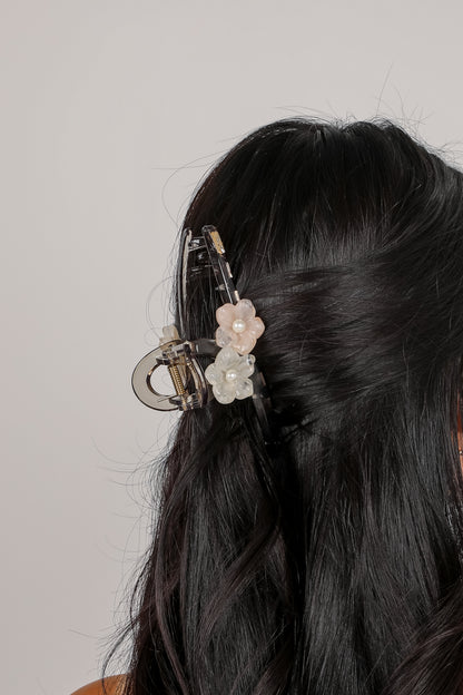 Shining Sweetheart Black Floral Claw Hair Clip
