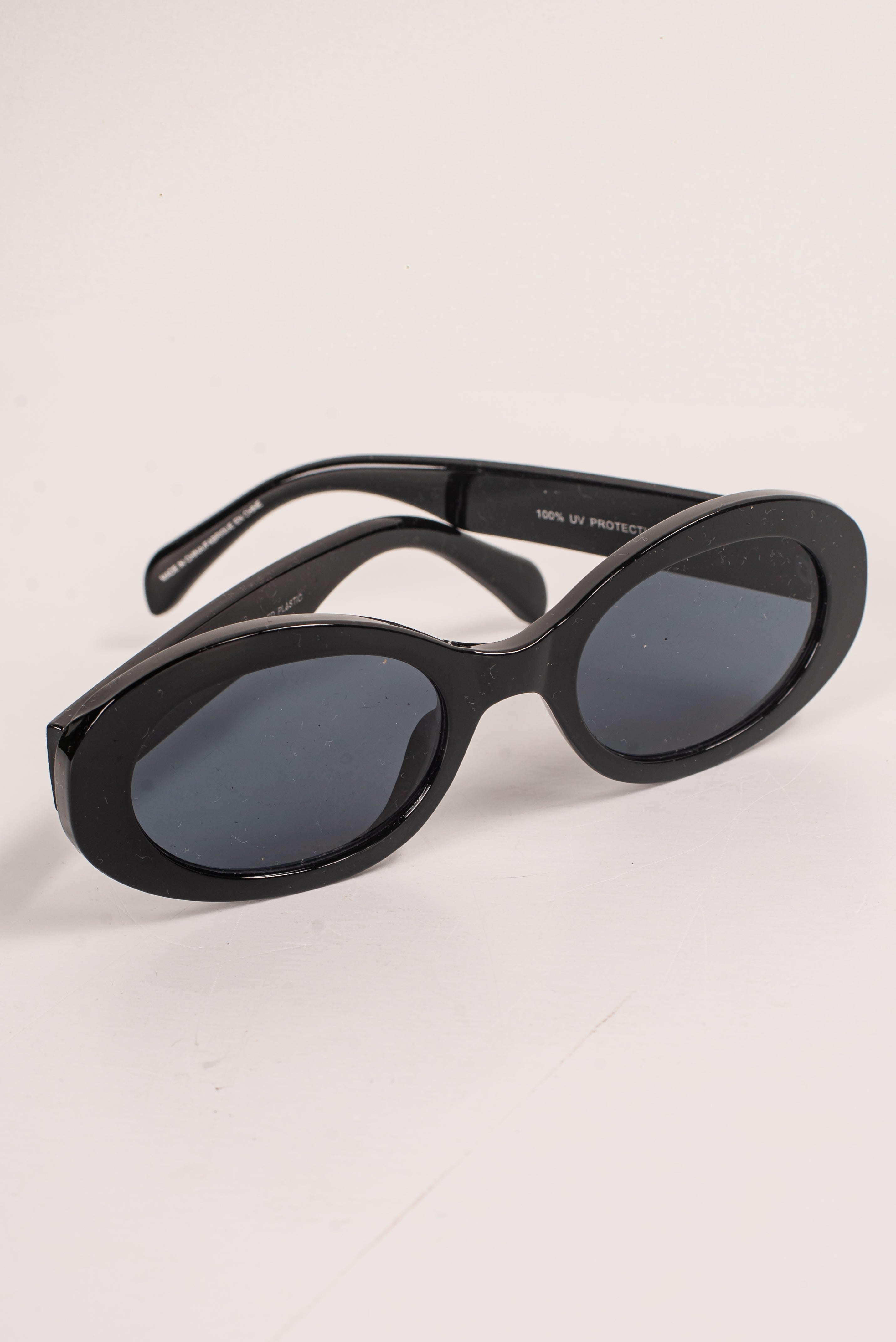 Main Frame Oval Sunglasses