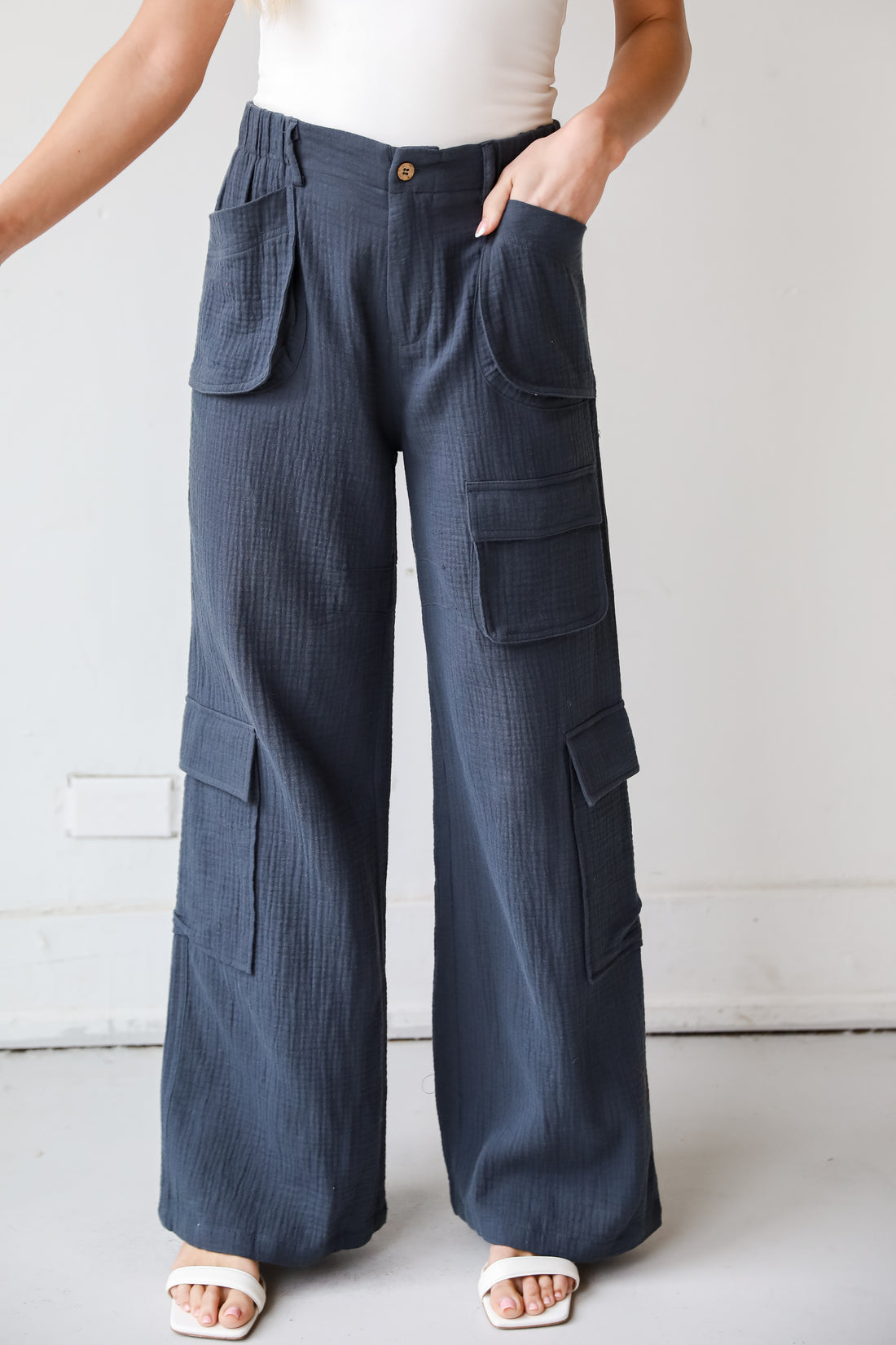 Trendsetting Impact Charcoal Linen Cargo Pants. High waisted cargo pants for spring. casual pants for women. wide leg pants. boutique