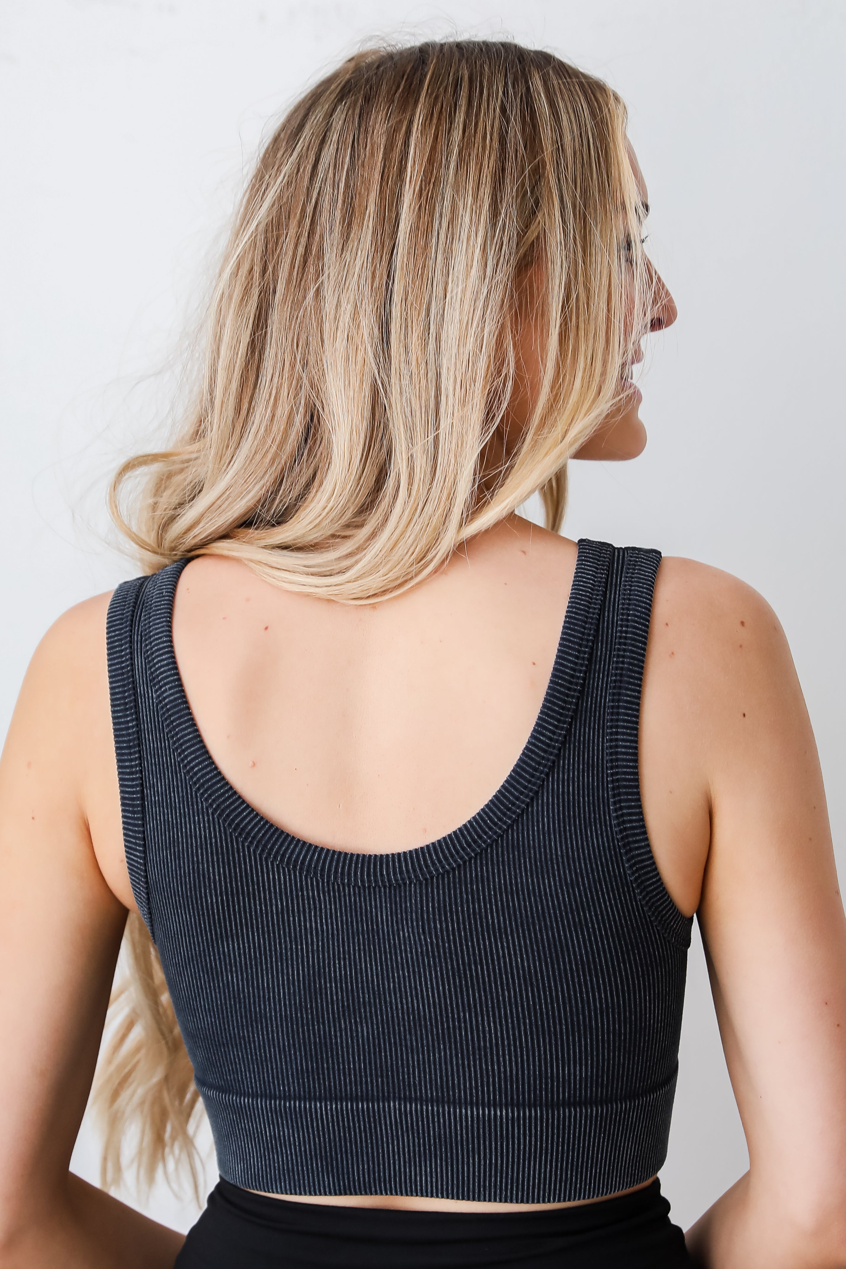 black crop tank