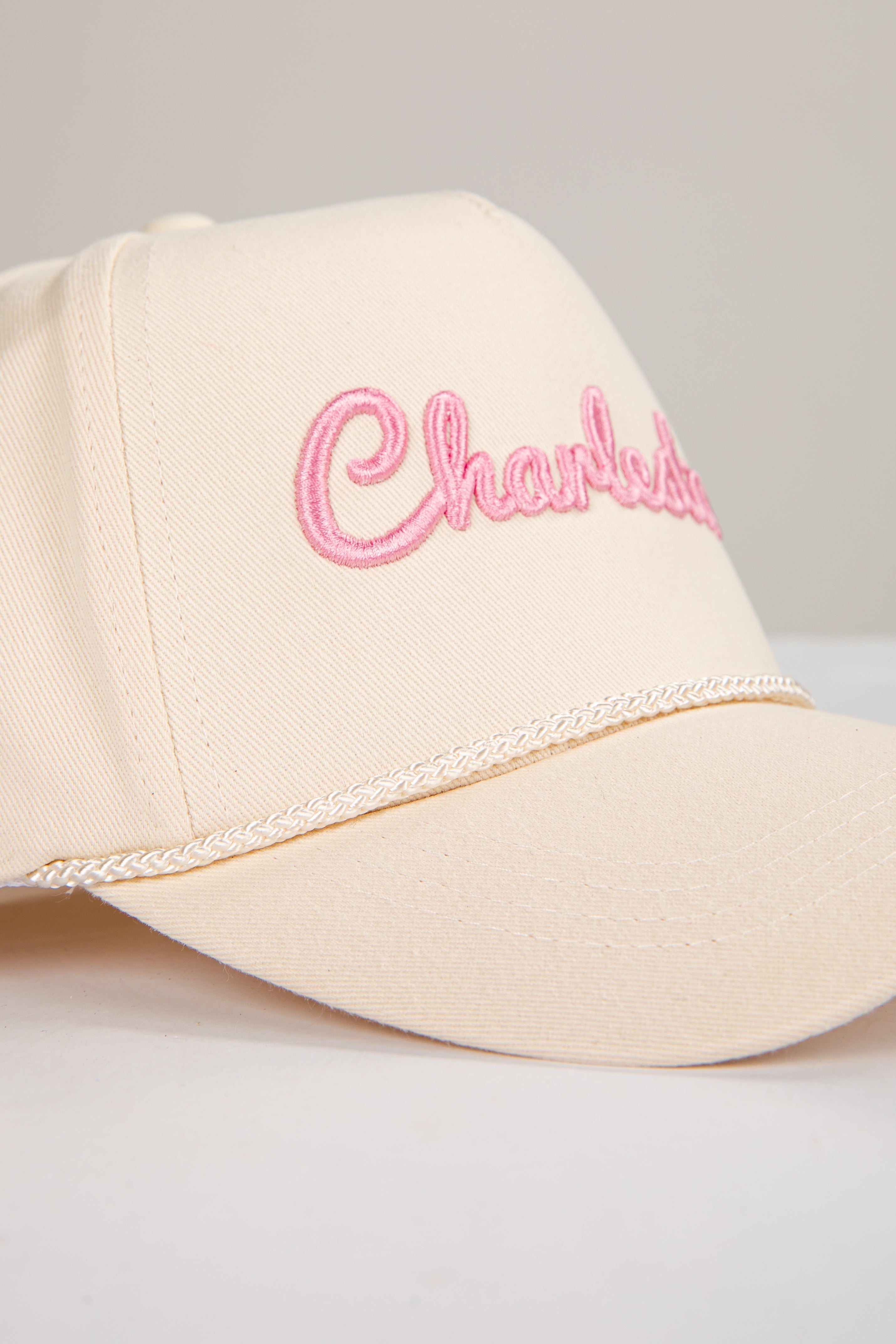 Beige cap with pink &