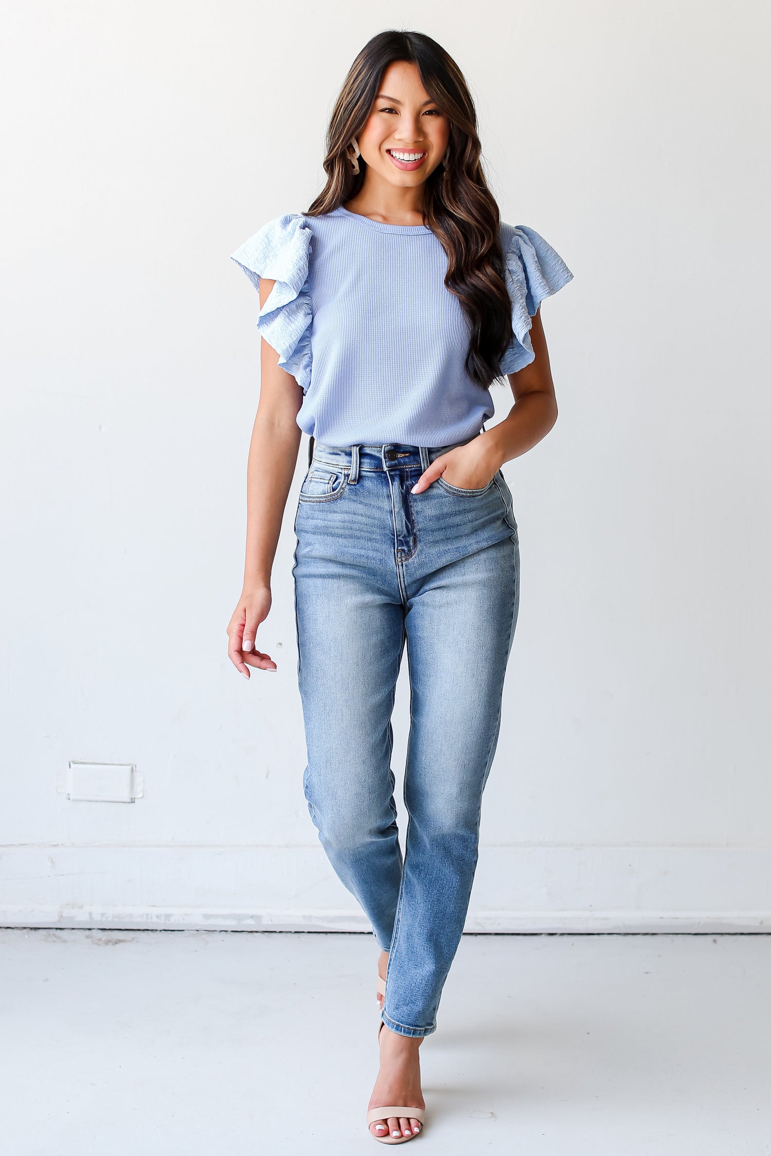 Mom Jeans on dress up model