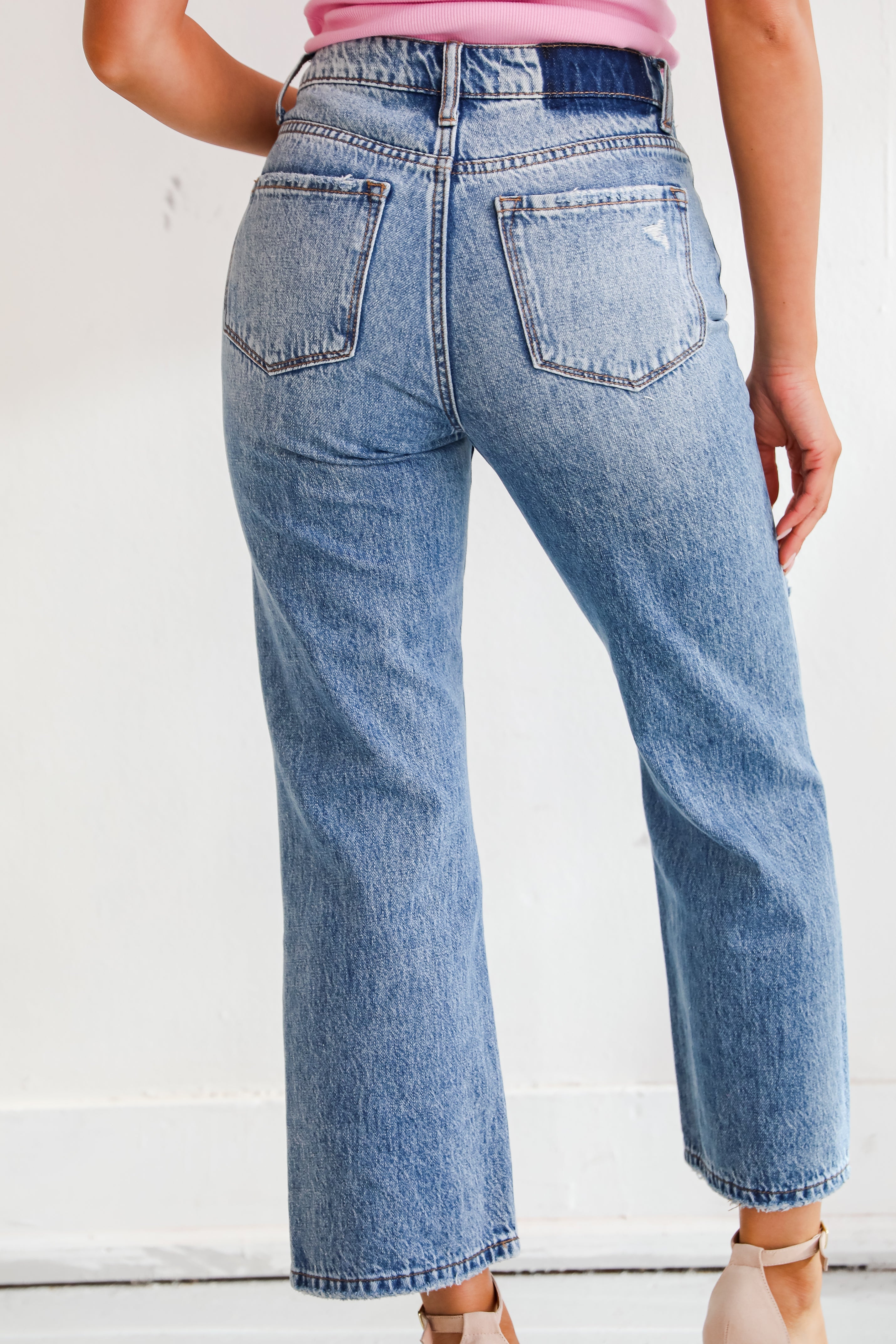 cute Medium Wash Distressed Straight Leg Jeans