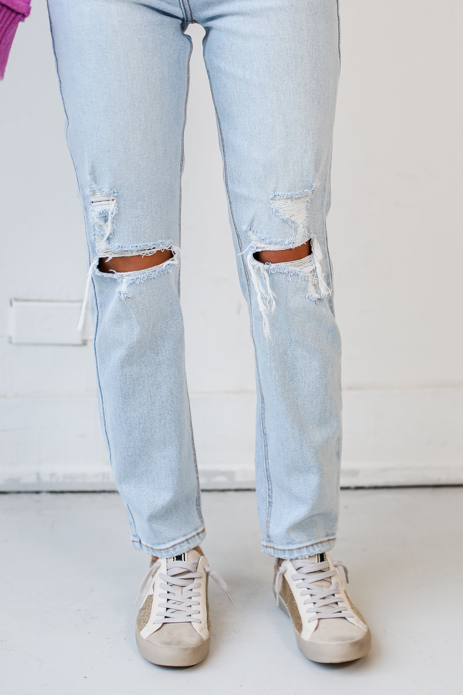 light wash Distressed Straight Leg Jeans close up