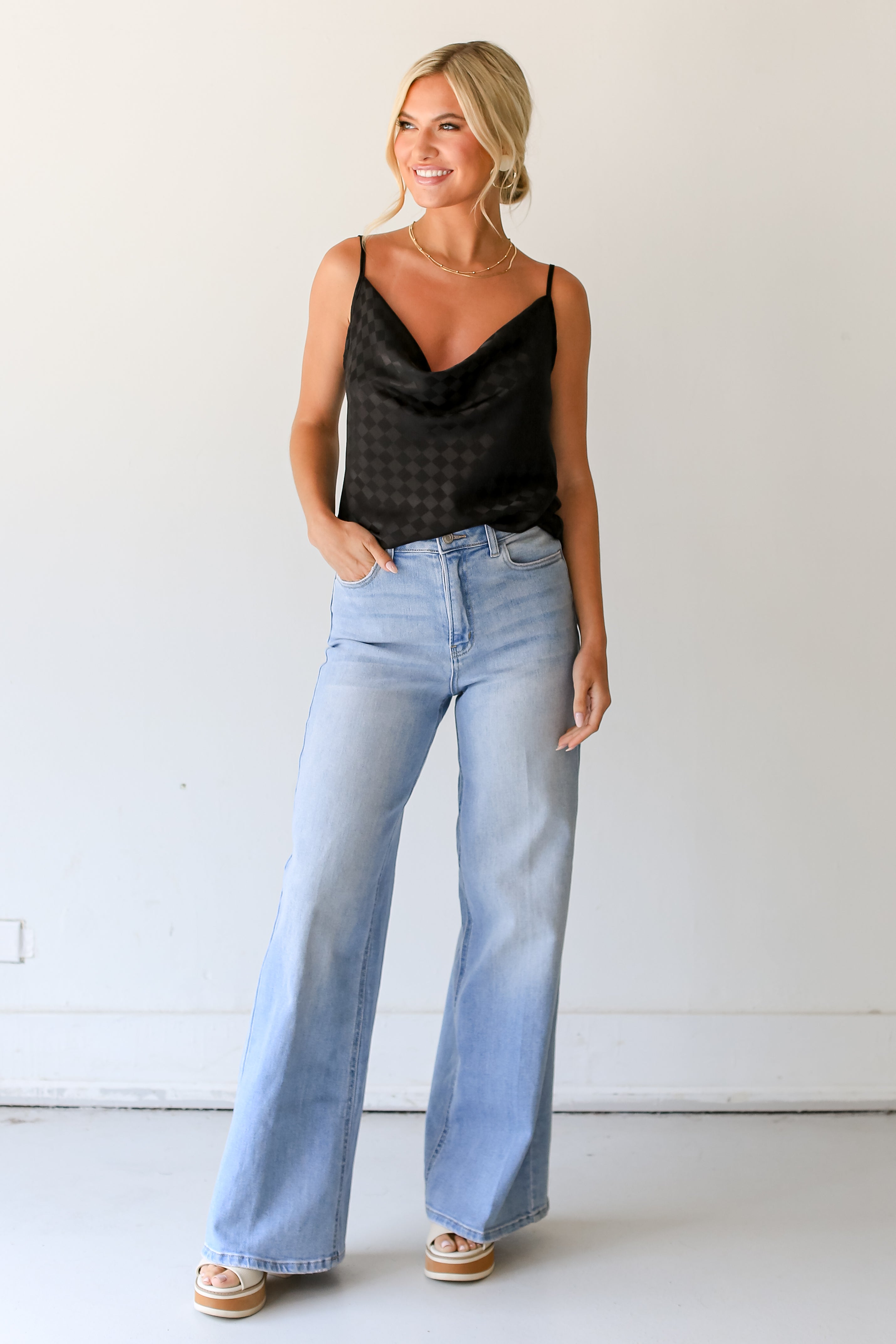 Wide Leg Jeans on dress up model