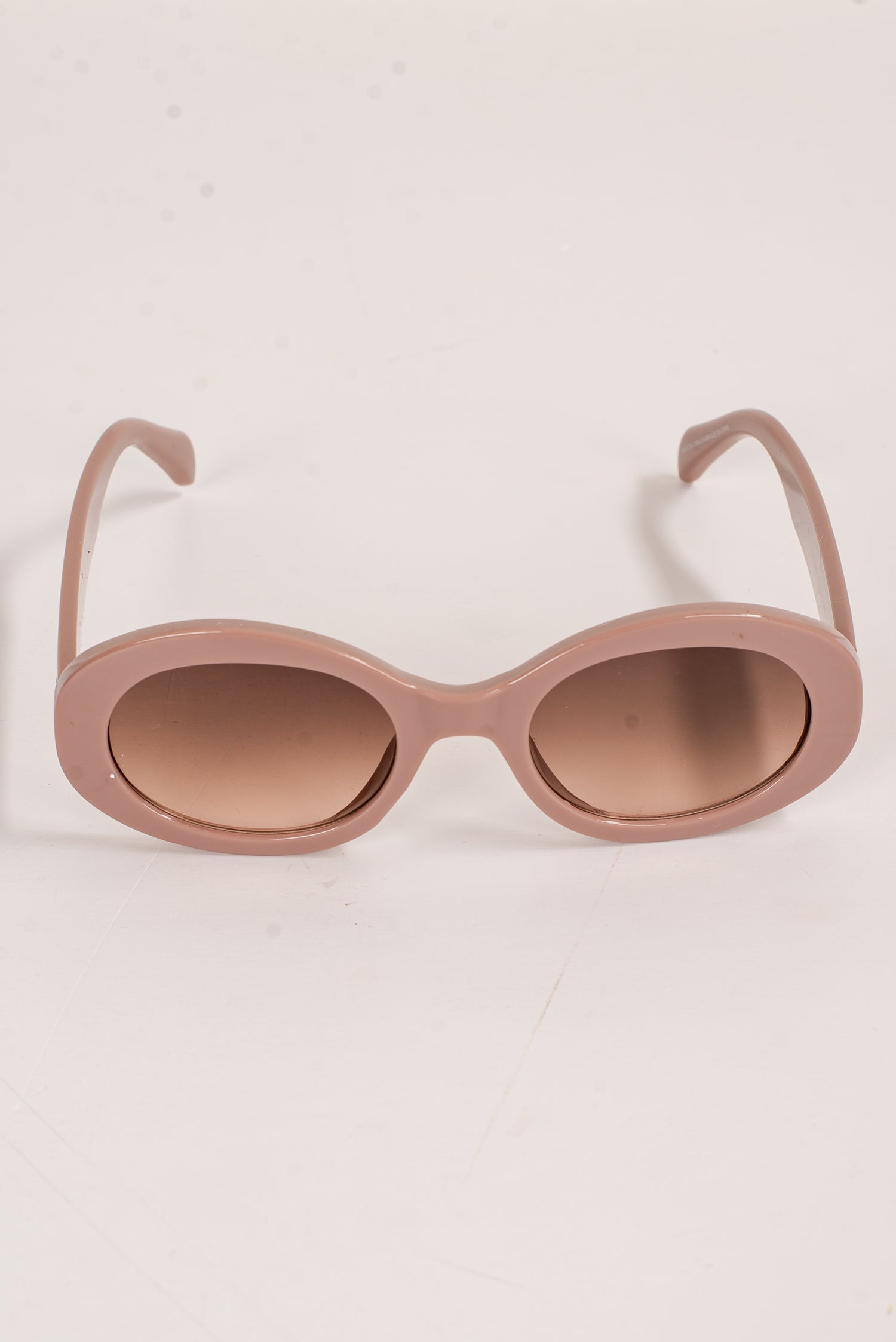 Main Frame Oval Sunglasses