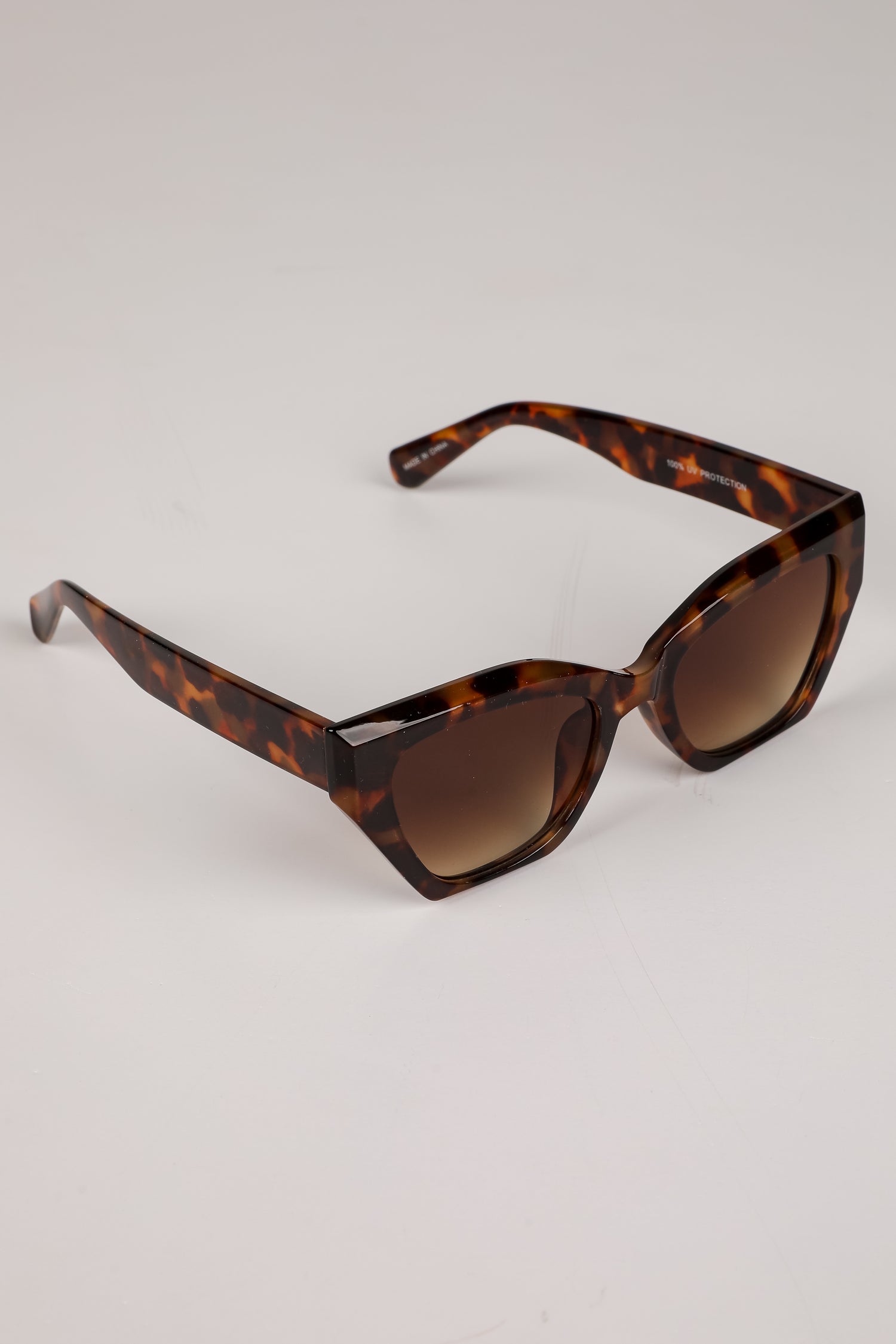 Sleek Living Tortoise Cat Eye Sunglasses