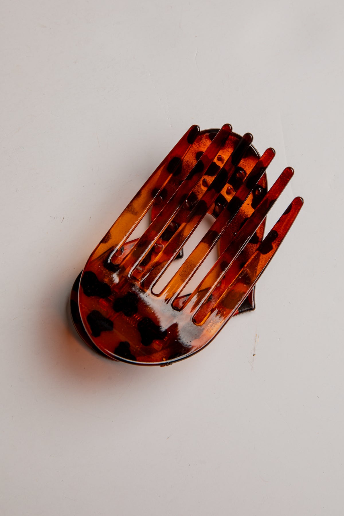 Sweet On You Tortoise Heart Claw Clip
