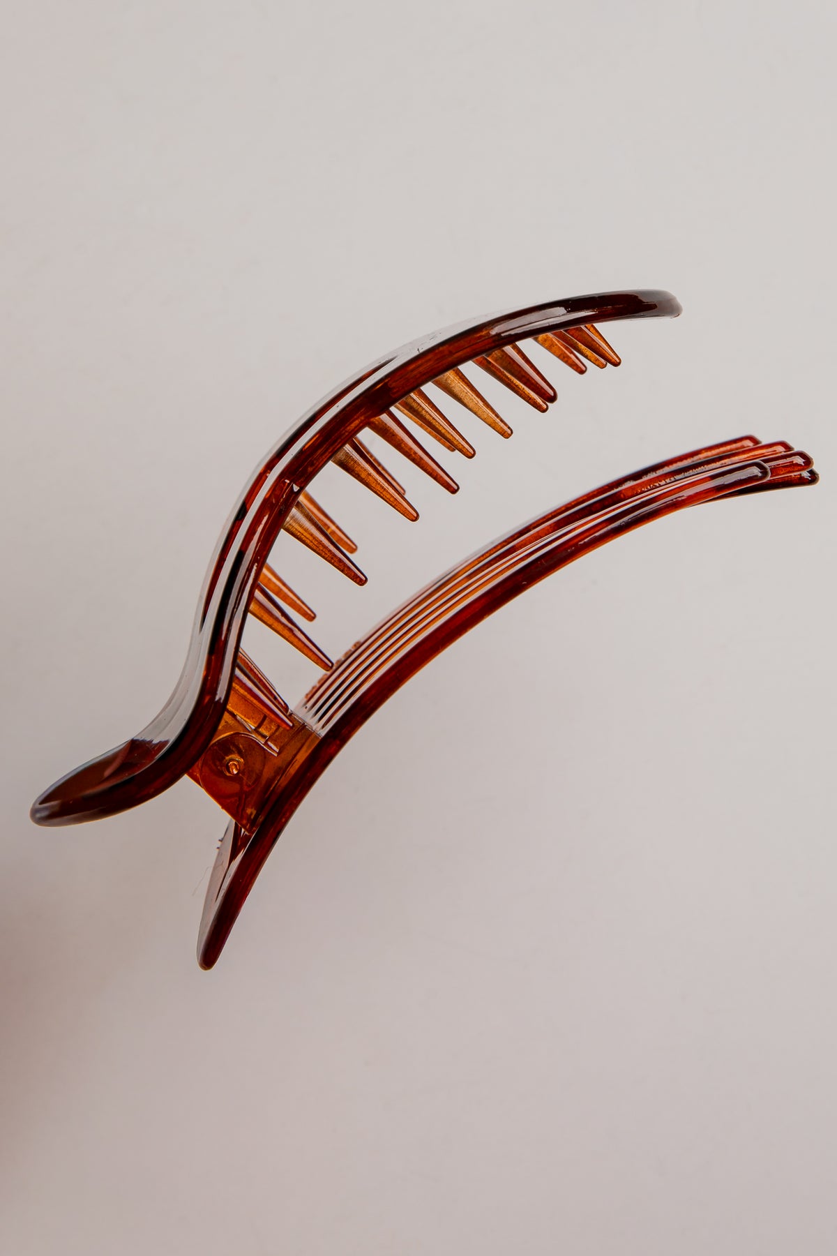 Sweet On You Tortoise Heart Claw Clip
