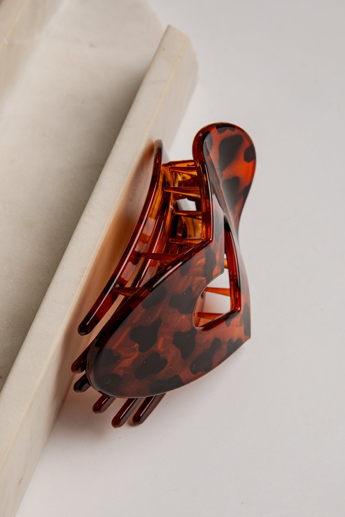 Sweet On You Tortoise Heart Claw Clip