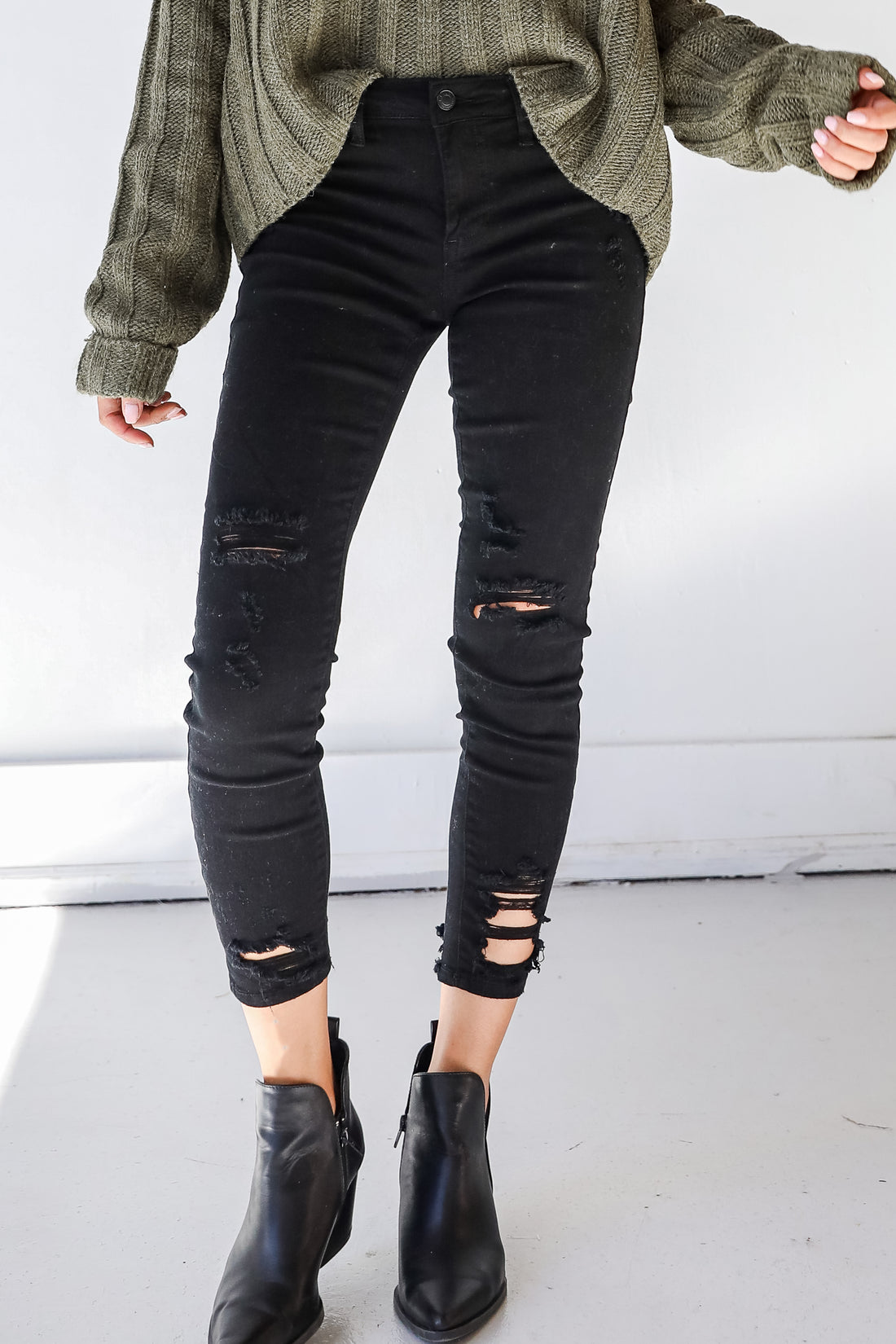 Distressed Black Skinny Jeans