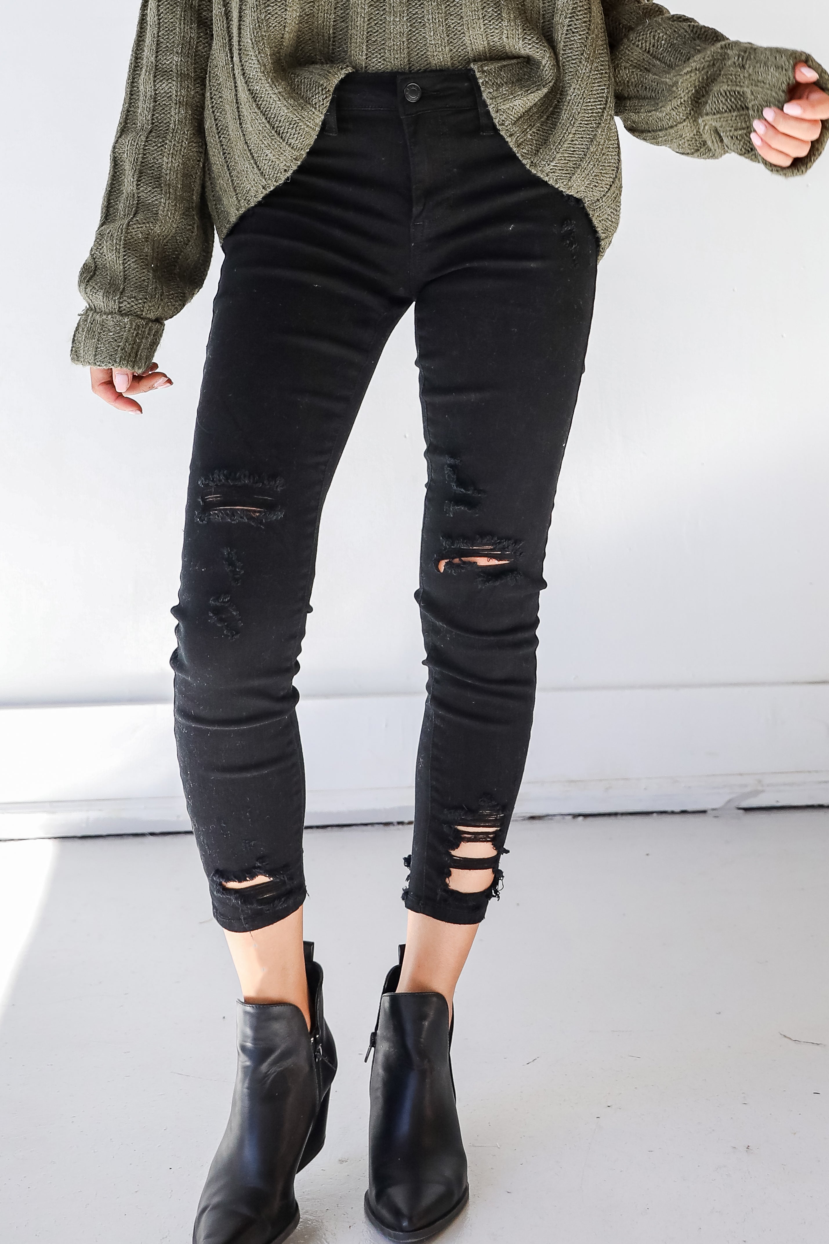Distressed Black Skinny Jeans