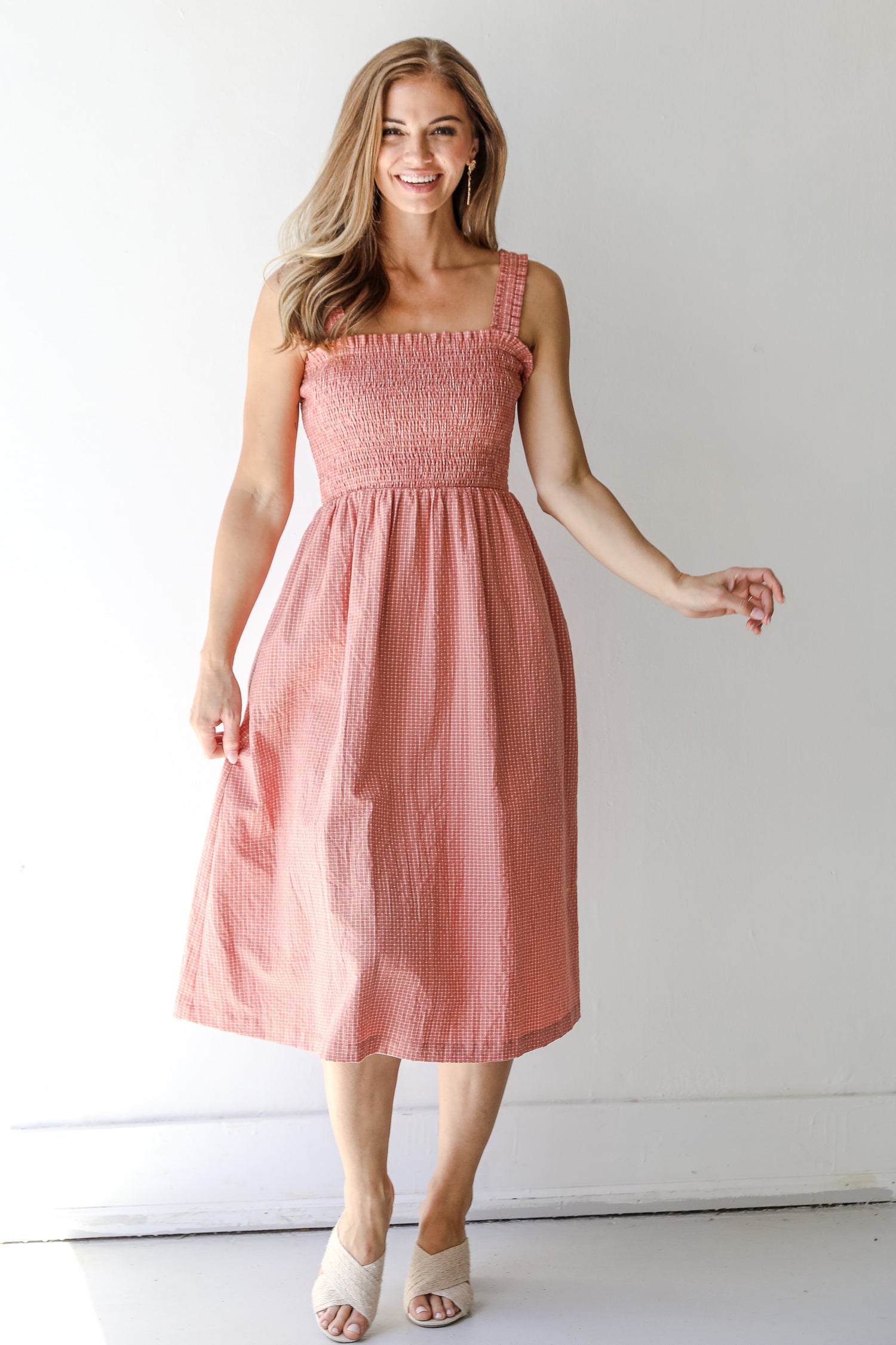 Midi Dress in coral on model